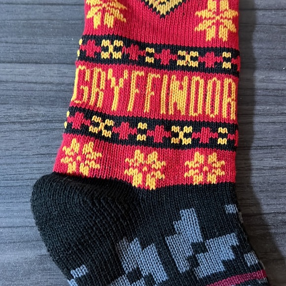 Harry potter house of Gryffindor socks - Picture 3 of 5